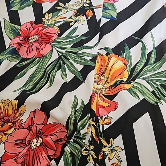 Milk & Honey Women's Tropical Floral Pattern Asymmetric Hem Maxi Dress Small Red - Picture 16 of 16